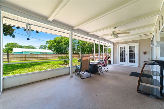 542 Saunders Street, Sebastian, FL 32958