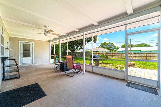542 Saunders Street, Sebastian, FL 32958
