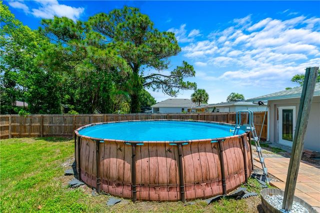 542 Saunders Street, Sebastian, FL 32958