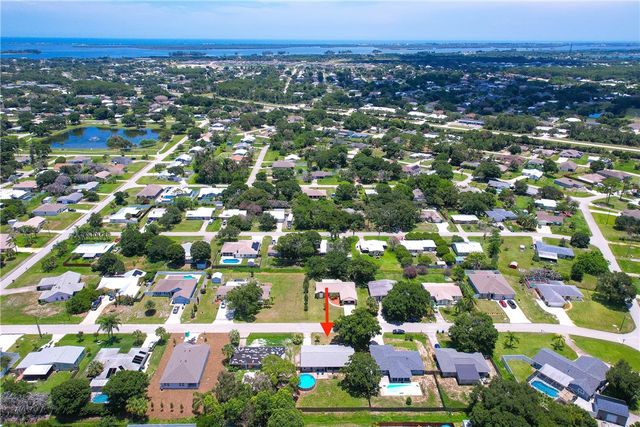 542 Saunders Street, Sebastian, FL 32958