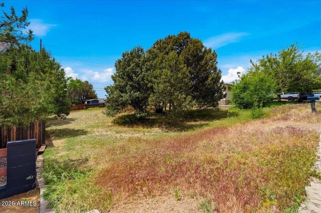 Image 2 of property listing at 617 FLORA Street 8, Prescott, AZ 86301