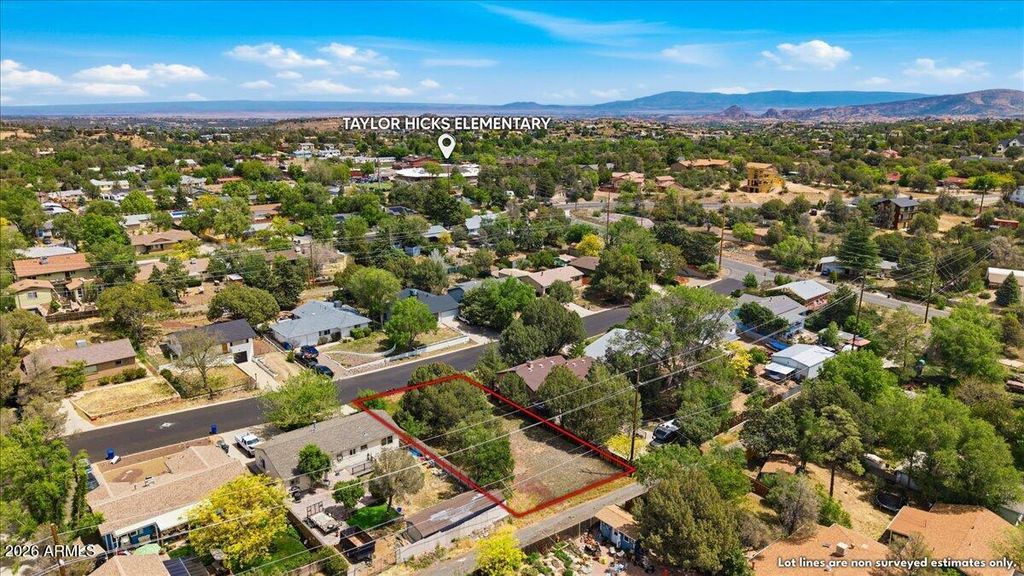 Image 6 of property listing at 617 FLORA Street 8, Prescott, AZ 86301
