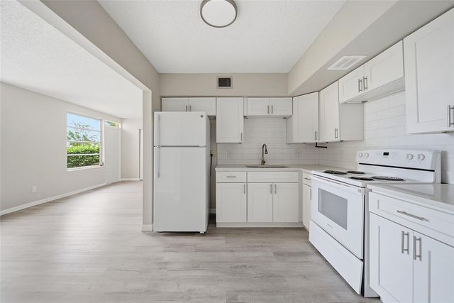 2466 ECUADORIAN WAY 16, Clearwater, FL 33763