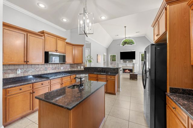530 WINDING VALLEY LN, Collierville, TN 38017