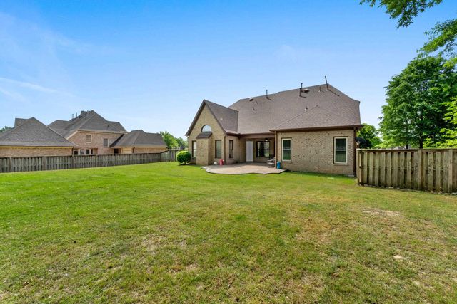 530 WINDING VALLEY LN, Collierville, TN 38017
