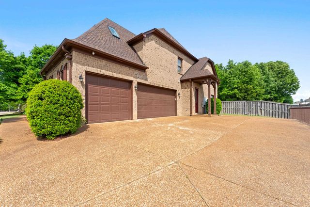 530 WINDING VALLEY LN, Collierville, TN 38017