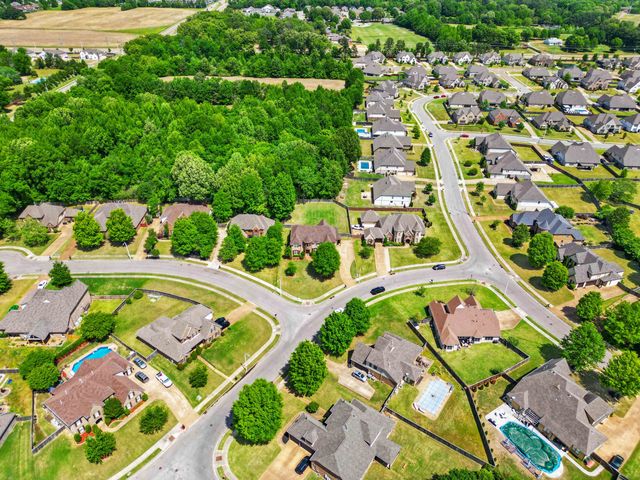 530 WINDING VALLEY LN, Collierville, TN 38017