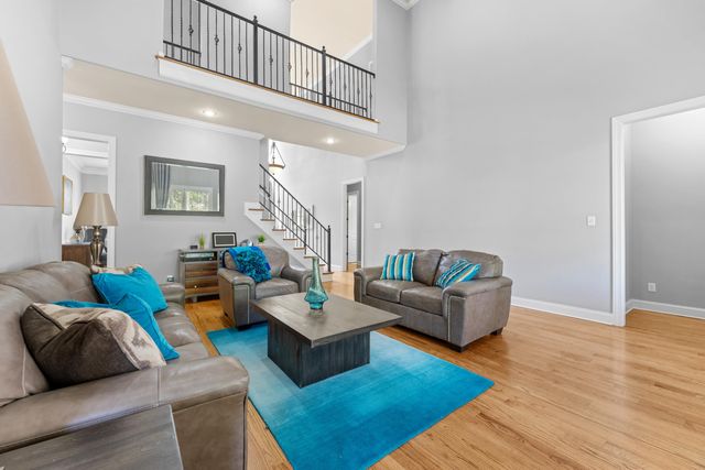 530 WINDING VALLEY LN, Collierville, TN 38017
