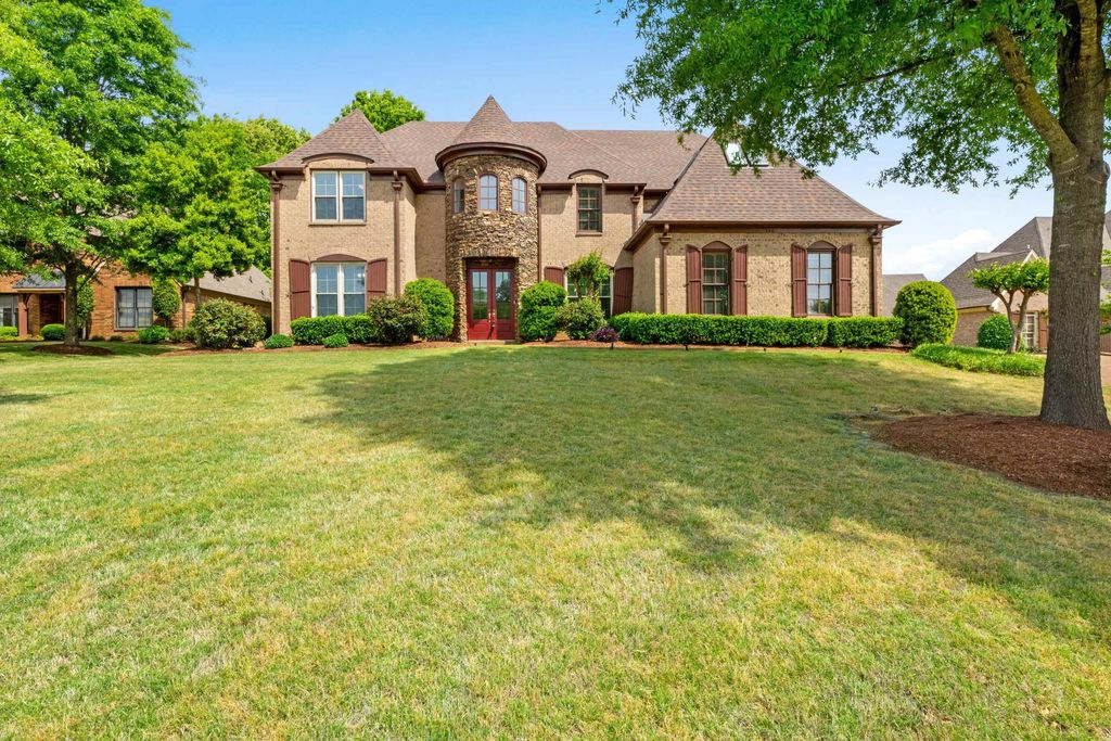 530 WINDING VALLEY LN, Collierville, TN 38017