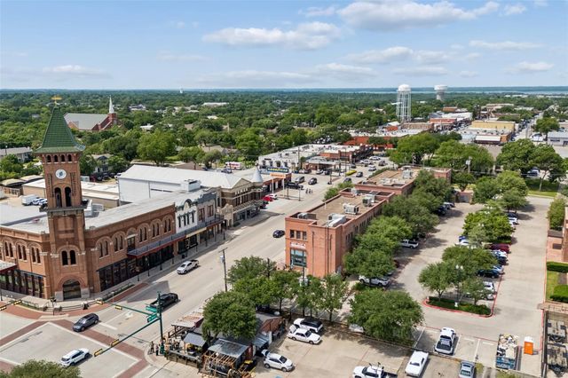 1120 S Pine Street, Grapevine, TX 75050