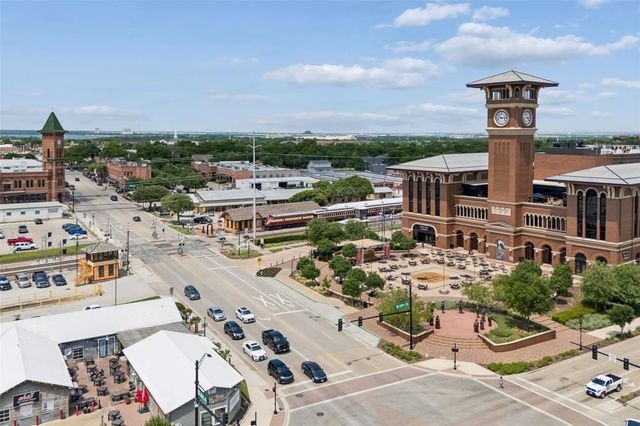 1120 S Pine Street, Grapevine, TX 75050
