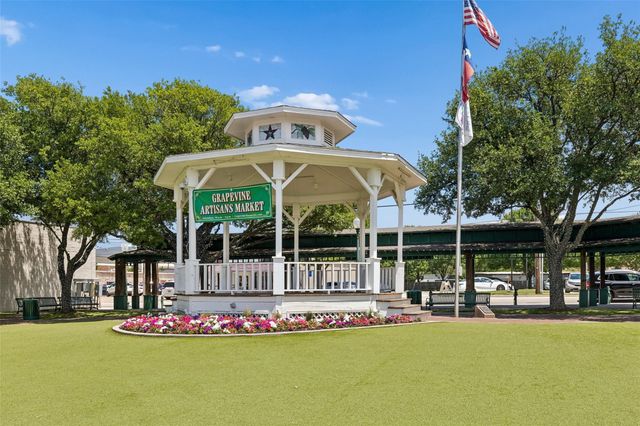 1120 S Pine Street, Grapevine, TX 75050