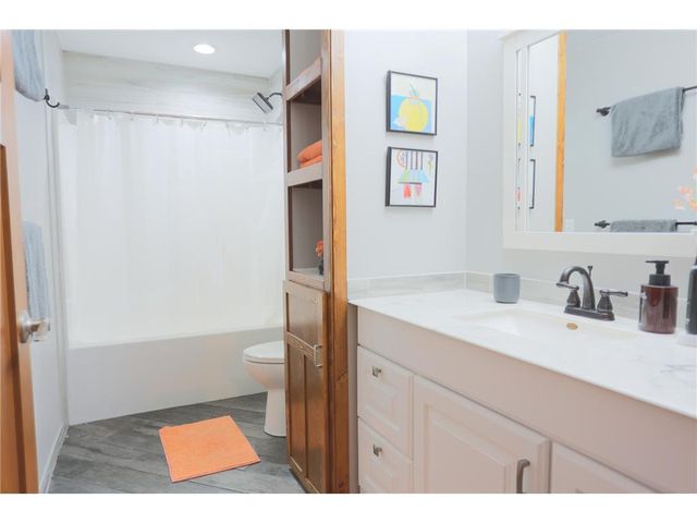 1680 Valley Quail Drive, River Falls, WI 54022