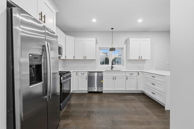 138 Eighteenth St., Fall River, MA 02723