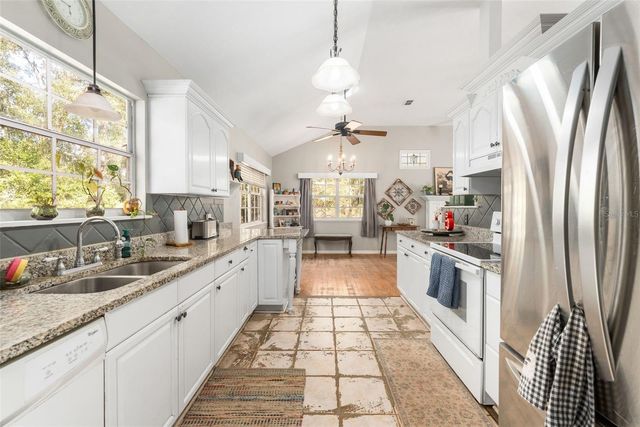 21612 NW 214TH TERRACE, High Springs, FL 32643