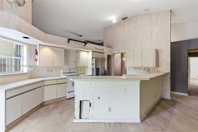 10784 Avenida Santa Ana, Boca Raton, FL 33498