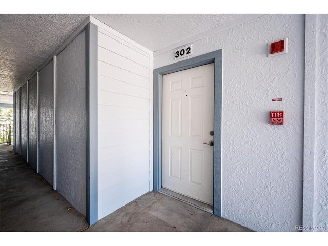 13095 W Cedar Dr 302, Lakewood, CO 80228