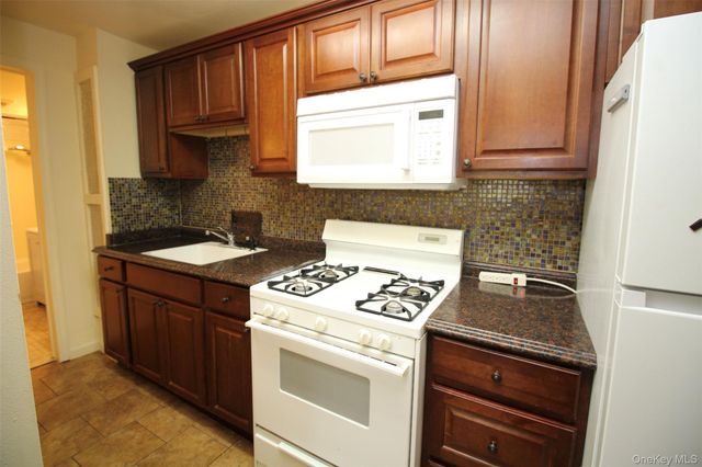 160 Orange Turnpike A, Sloatsburg, NY 10974