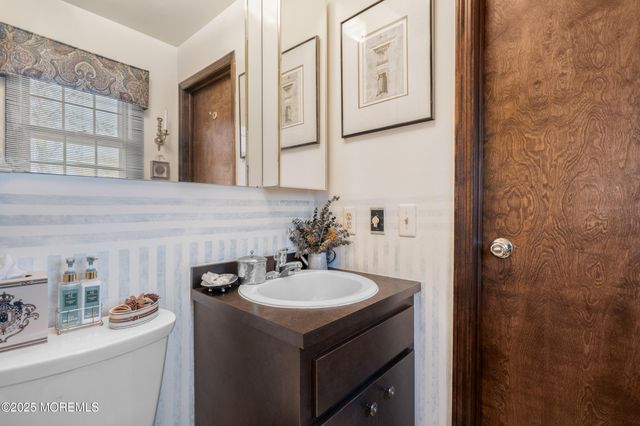 5 Karen Court, West Long Branch, NJ 07764