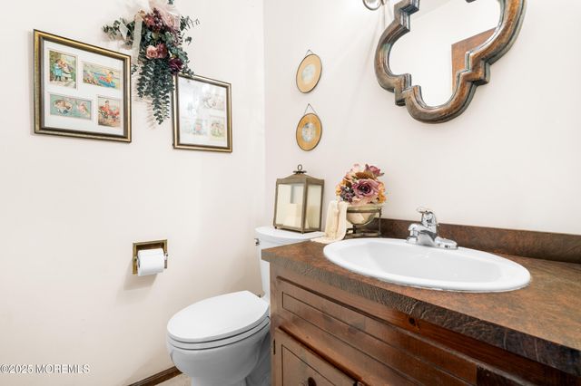 5 Karen Court, West Long Branch, NJ 07764