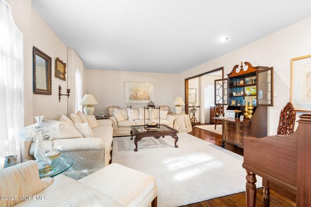 5 Karen Court, West Long Branch, NJ 07764