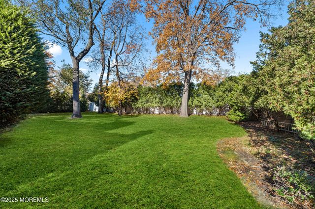 5 Karen Court, West Long Branch, NJ 07764