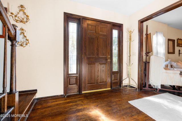 5 Karen Court, West Long Branch, NJ 07764