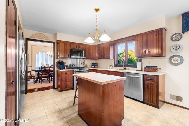 5 Karen Court, West Long Branch, NJ 07764