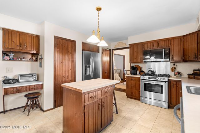 5 Karen Court, West Long Branch, NJ 07764