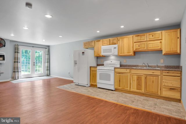 42 RIDGE AVENUE, Carlisle, PA 17013