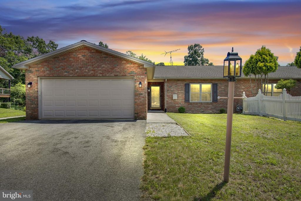 42 RIDGE AVENUE, Carlisle, PA 17013