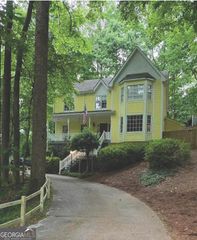 11690 Highland Colony Drive, Roswell, GA 30075