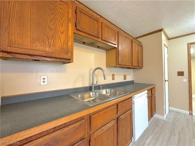 18066 Hillcrest Drive, Lake Milton, OH 44429