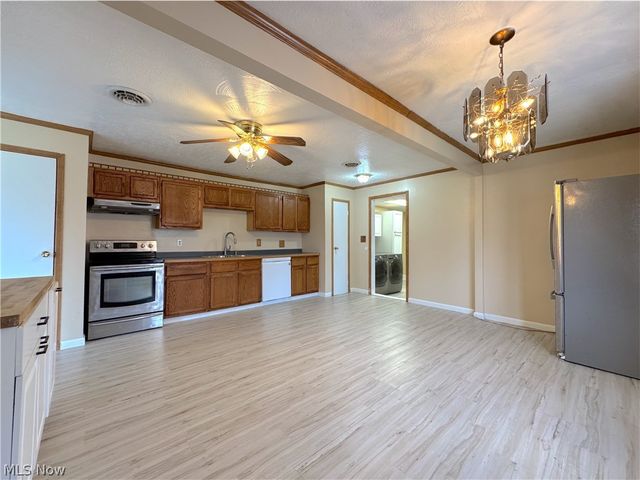 18066 Hillcrest Drive, Lake Milton, OH 44429