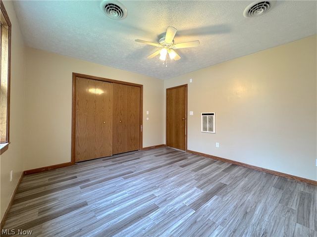 18066 Hillcrest Drive, Lake Milton, OH 44429