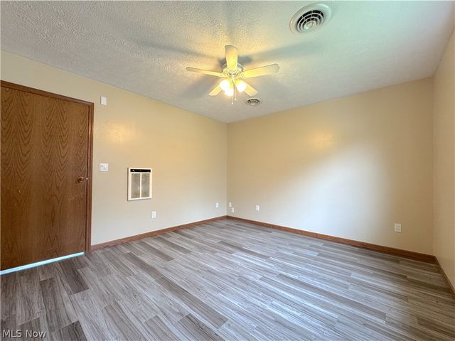 18066 Hillcrest Drive, Lake Milton, OH 44429