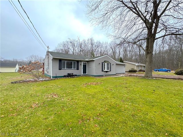 18066 Hillcrest Drive, Lake Milton, OH 44429