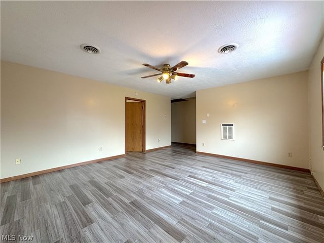 18066 Hillcrest Drive, Lake Milton, OH 44429