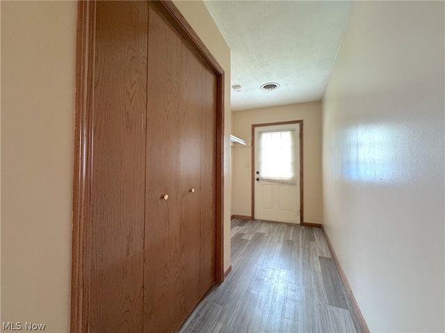 18066 Hillcrest Drive, Lake Milton, OH 44429