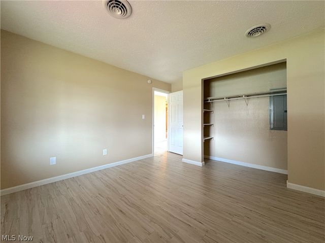 18066 Hillcrest Drive, Lake Milton, OH 44429