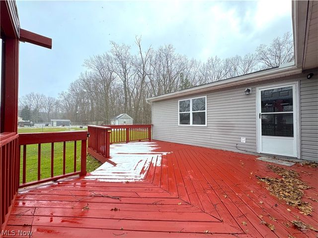 18066 Hillcrest Drive, Lake Milton, OH 44429