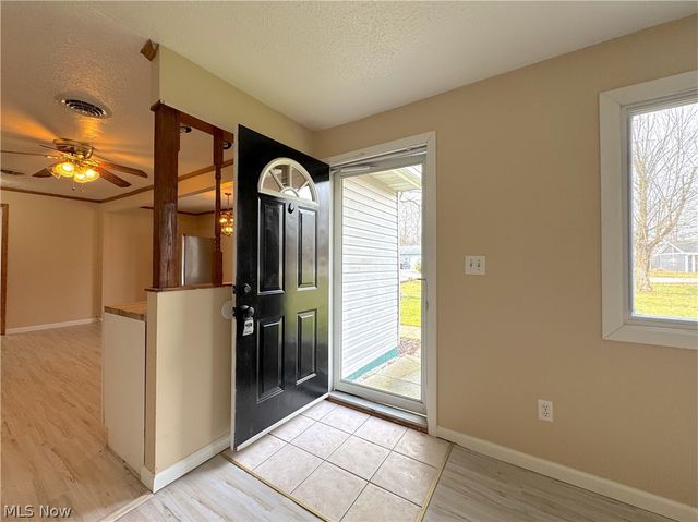 18066 Hillcrest Drive, Lake Milton, OH 44429