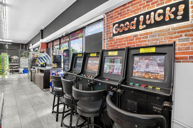 Le Jeune Cafe, Food Store & Smoke Shop For Sale, Miami, FL 33126