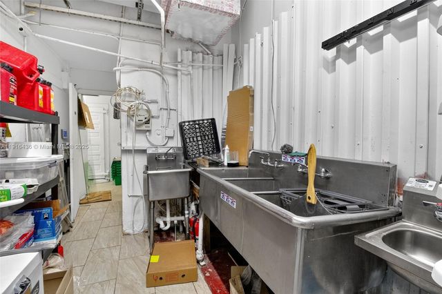 Le Jeune Cafe, Food Store & Smoke Shop For Sale, Miami, FL 33126