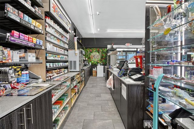 Le Jeune Cafe, Food Store & Smoke Shop For Sale, Miami, FL 33126