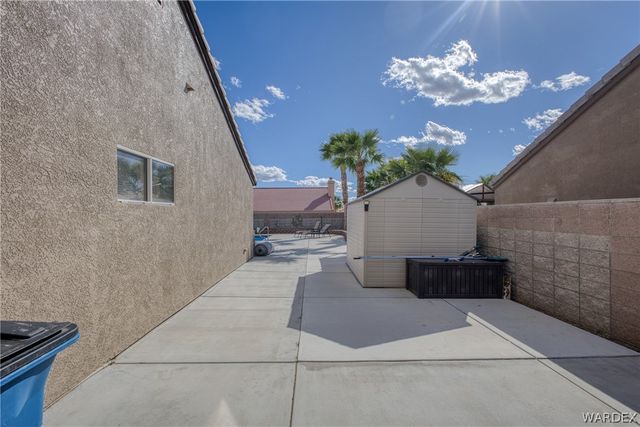 2060 E Oasis Lane, Fort Mohave, AZ 86426