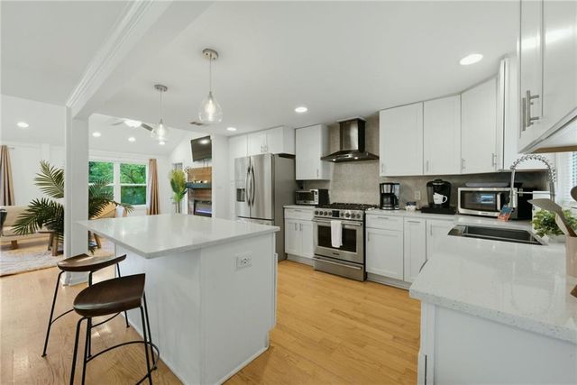 2710 Hedgewood Drive NW, Atlanta, GA 30311