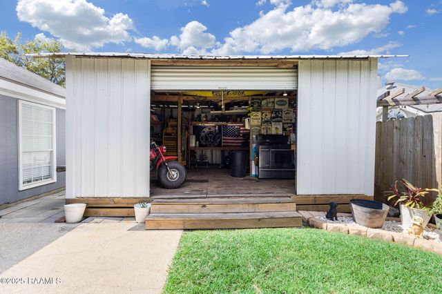 102 Riesling Circle, Broussard, LA 70518