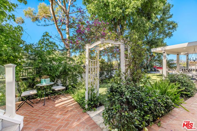 2119 Rockview Terrace, Topanga (los Angeles), CA 90290