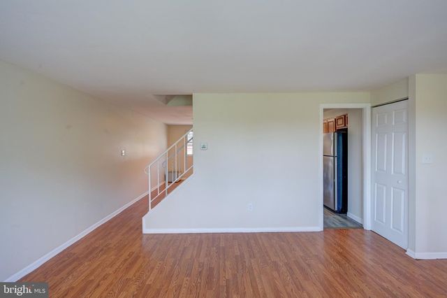 913 REGINA DR, Baltimore, MD 21227